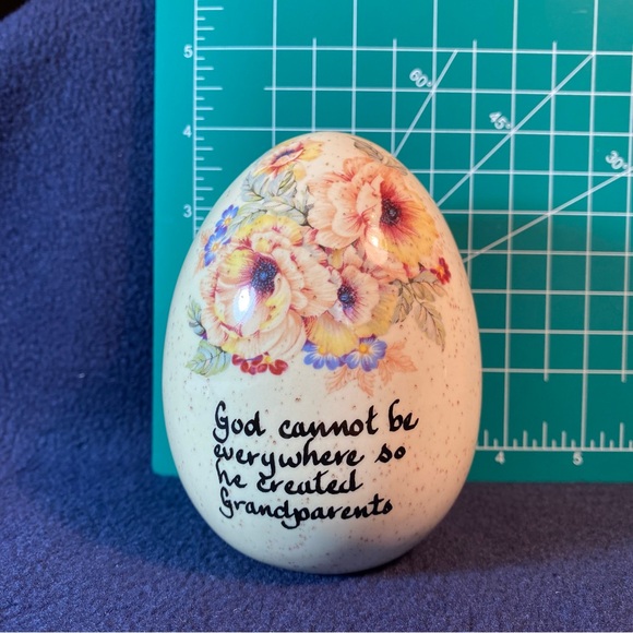 Vintage Ceramic Grandparents Egg - Picture 4 of 4
